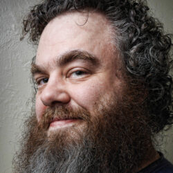 Portrait photo of Patrick Rothfuss